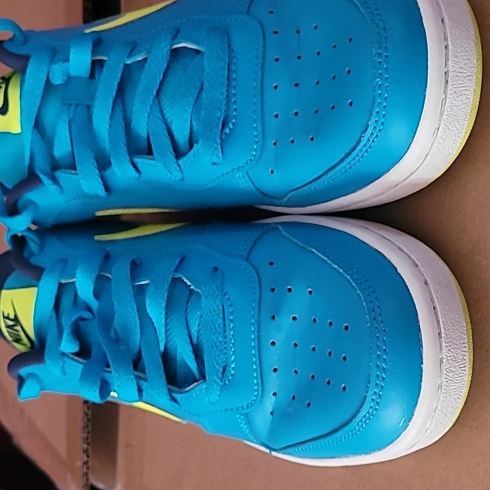 Nike youth airforce